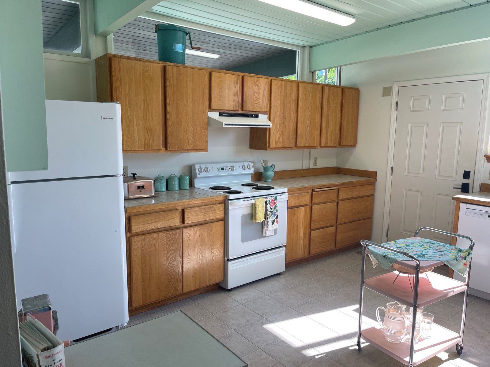 Wyman Drive kitchen before renovation